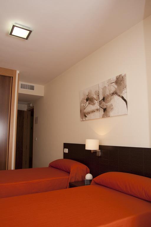 Hostal Granado Madrid Exteriör bild