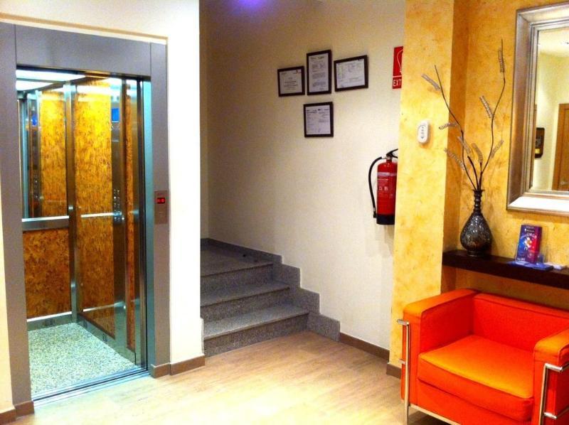 Hostal Granado Madrid Exteriör bild